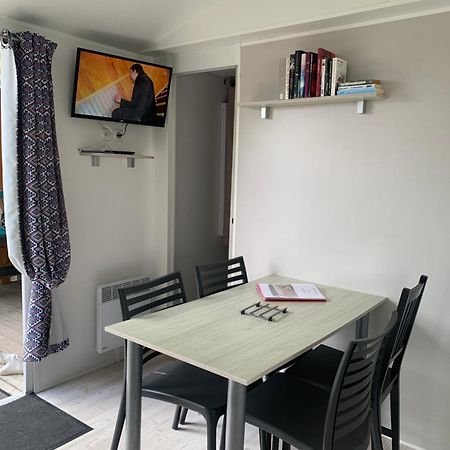 Mobil Home 10 M Et Mme Colas Litteau Exterior foto