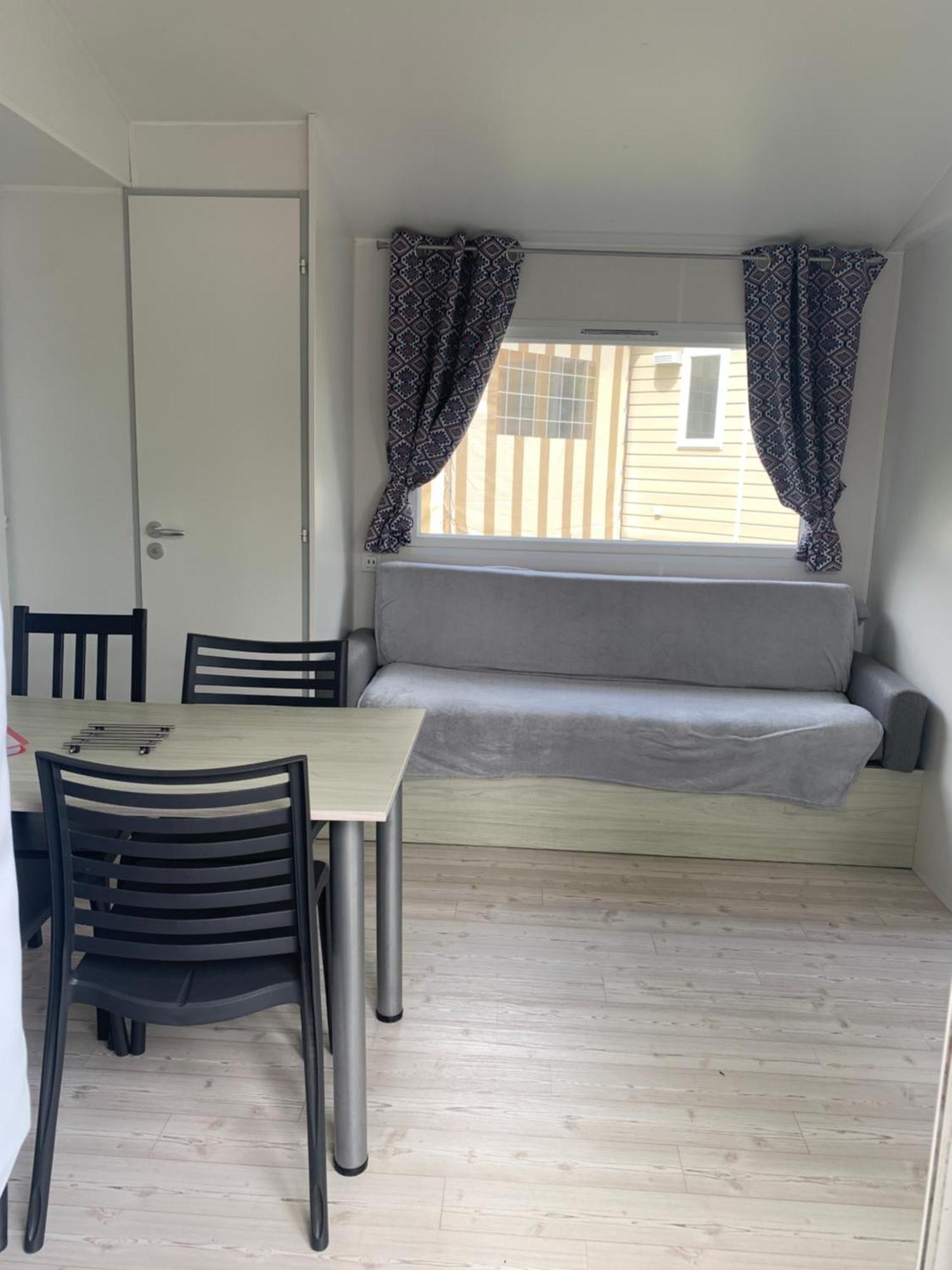 Mobil Home 10 M Et Mme Colas Litteau Exterior foto